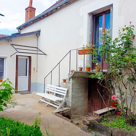 Petite Maison Etape Loire A Velo Ou Compostelle Mosnes Екстер'єр фото